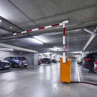 MCS25 elektrische slagboom met knikarm