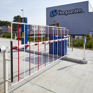 MCS58 schaarhek AB Inbev